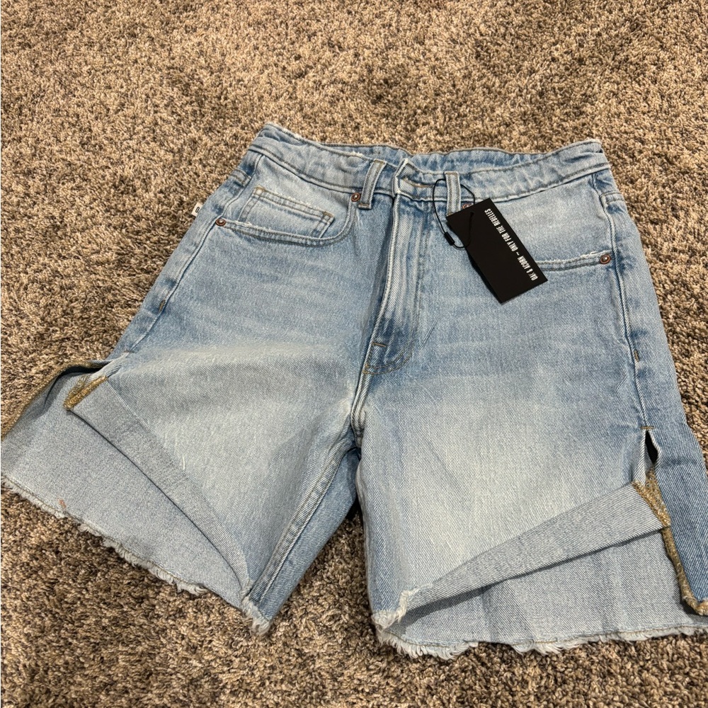 New oak & acorn shorts size 28